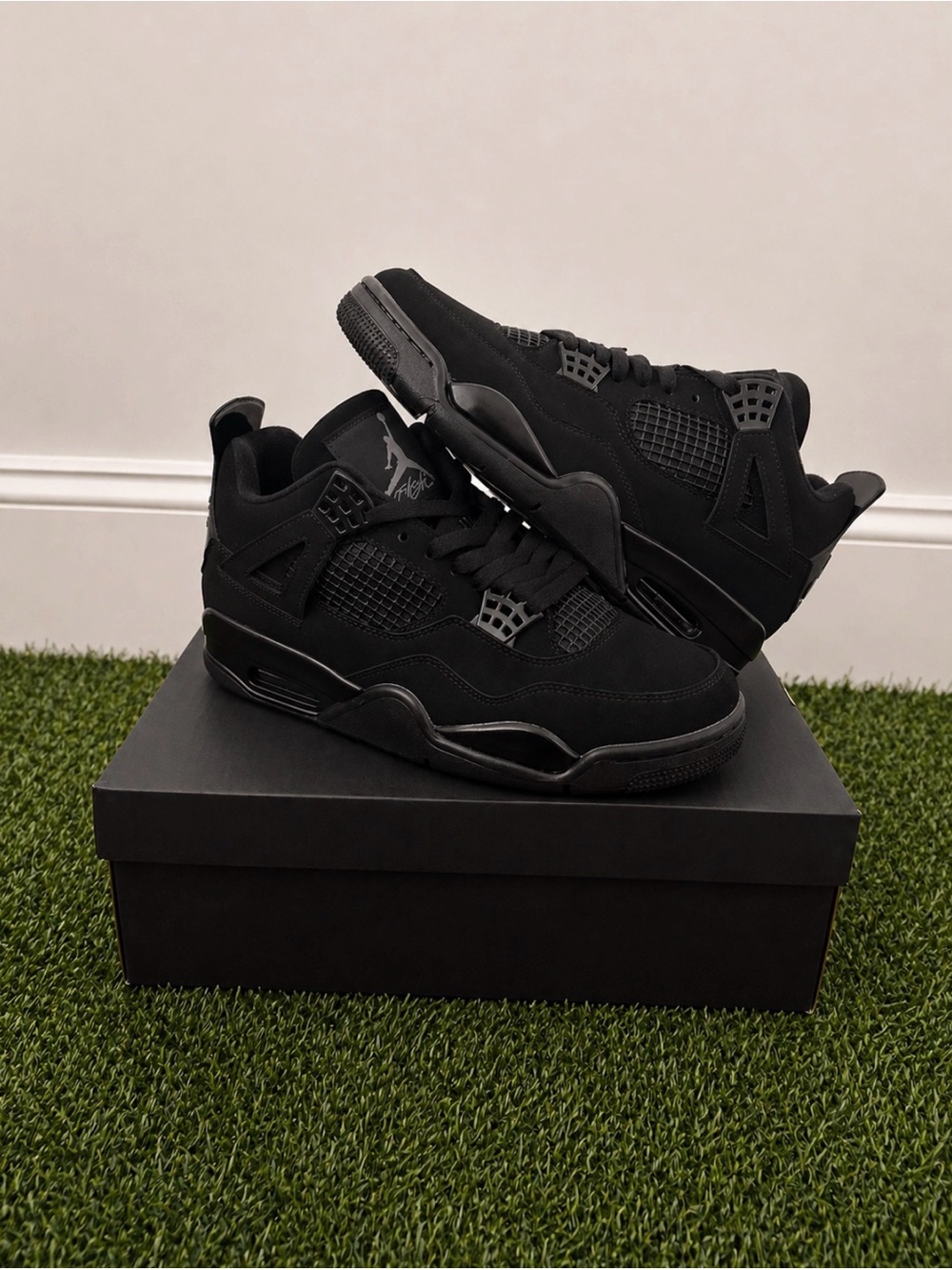 Jordan 4 Retro “Black Cat” (2025) Size 10